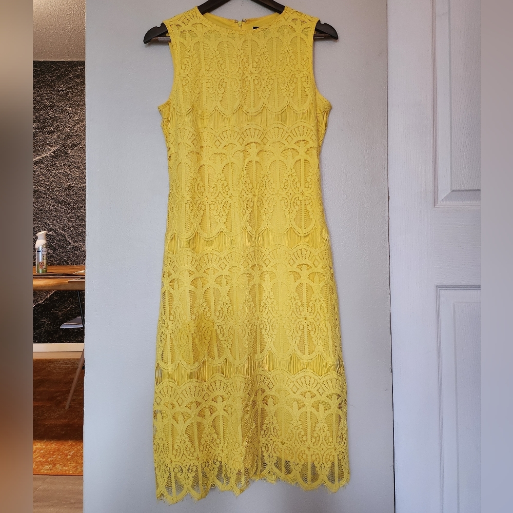Yellow Sleeveless Lace Cocktail Dress